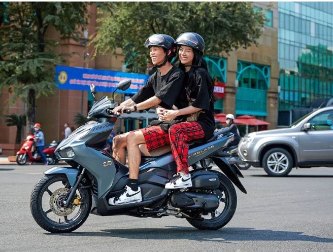 Xe mô tô hai bánh có dung tích xi-lanh đến 125cc sẽ giành cho người có bằng lái xe máy a1