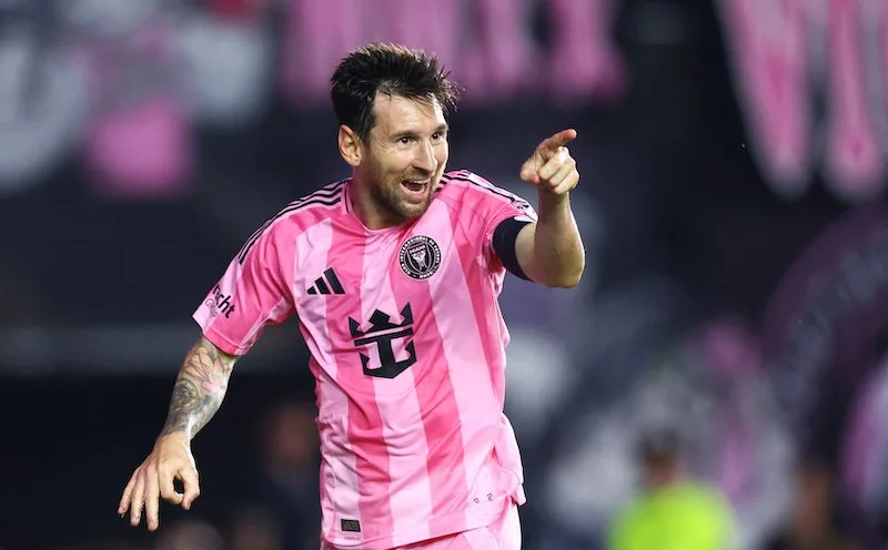 Messi tiếp tục giữ vai trò đội trưởng Inter Miami với hợp đồng kéo dài đến hết mùa MLS 2028