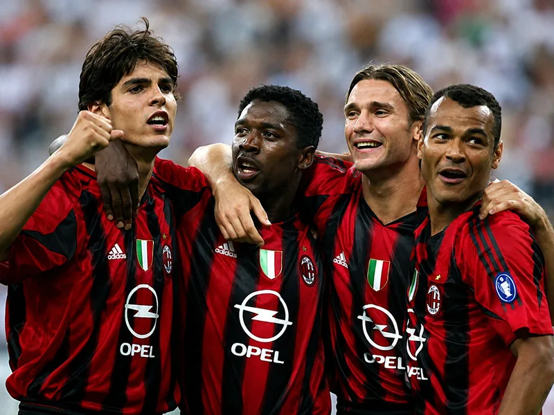 Maldini, Baresi, Van Basten, Ruud Gullit và nhiều ngôi sao khác đã tạo nên lịch sử huy hoàng của Milan.