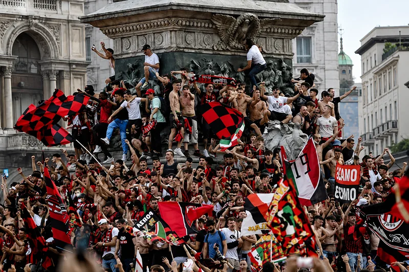 Scudetto 2021/22 đánh dấu sự trở lại của Milan trong nhóm những đội bóng cạnh tranh hàng đầu Serie A.