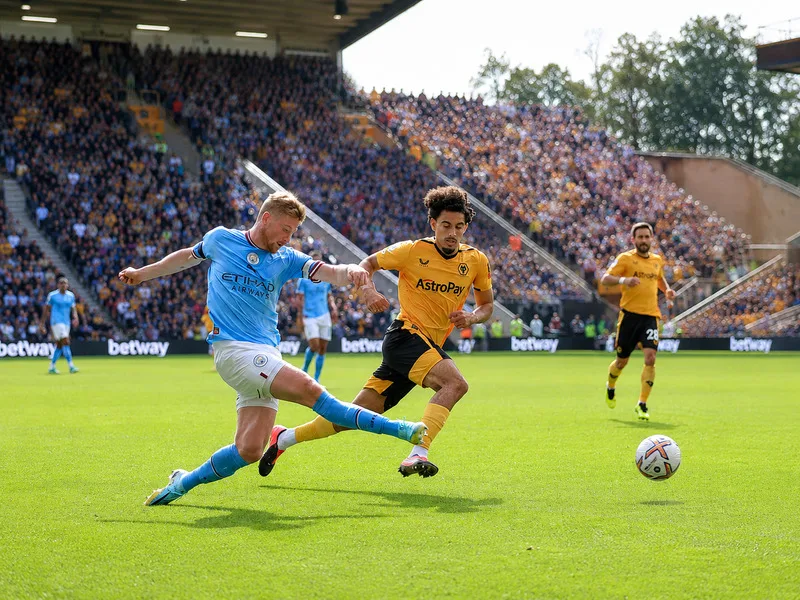 Những chân chuyền hàng đầu Premier League nổi bật nhờ nhãn quan, kỹ thuật và khả năng tạo cơ hội ổn định