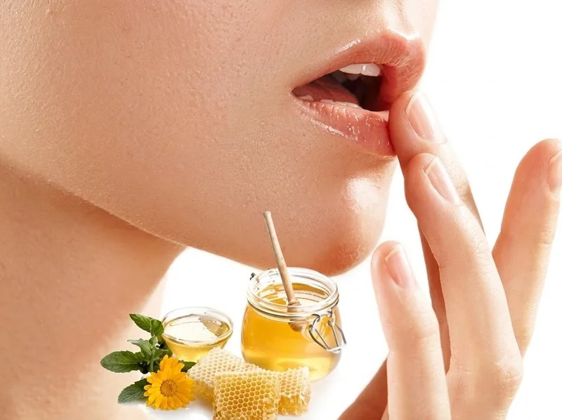 Một lượng nhỏ mật ong có thể hỗ trợ làm dịu vùng nhiệt miệng